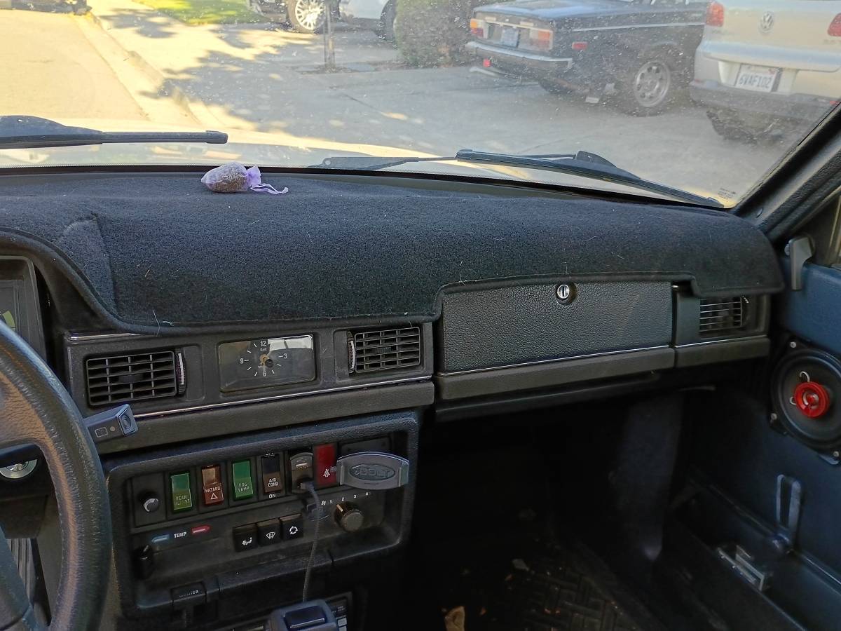 Volvo-245-1980-blue-3