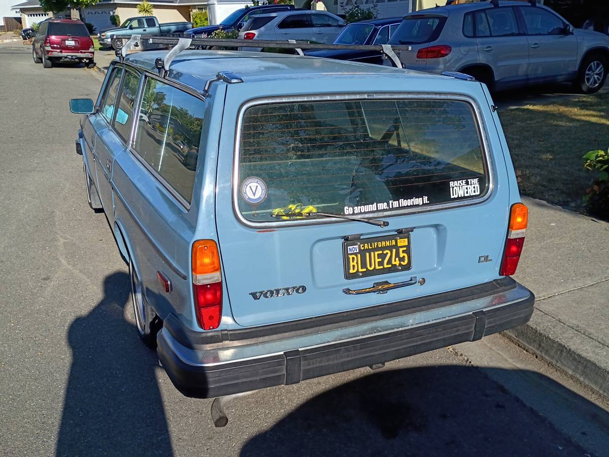 Volvo-245-1980-blue-4