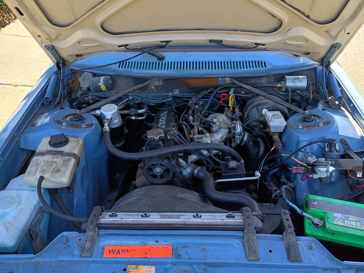 Volvo-245-1980-blue-6