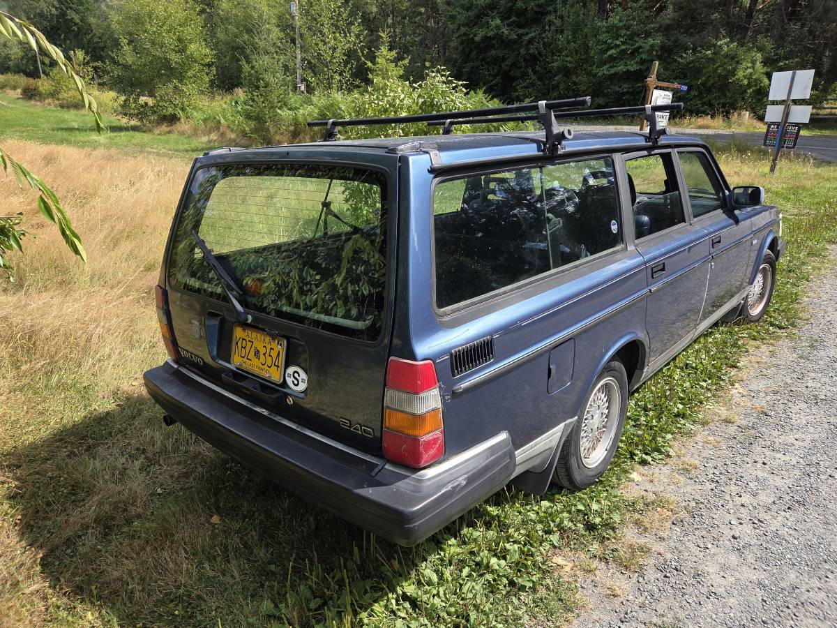 Volvo-245-1993-blue-1