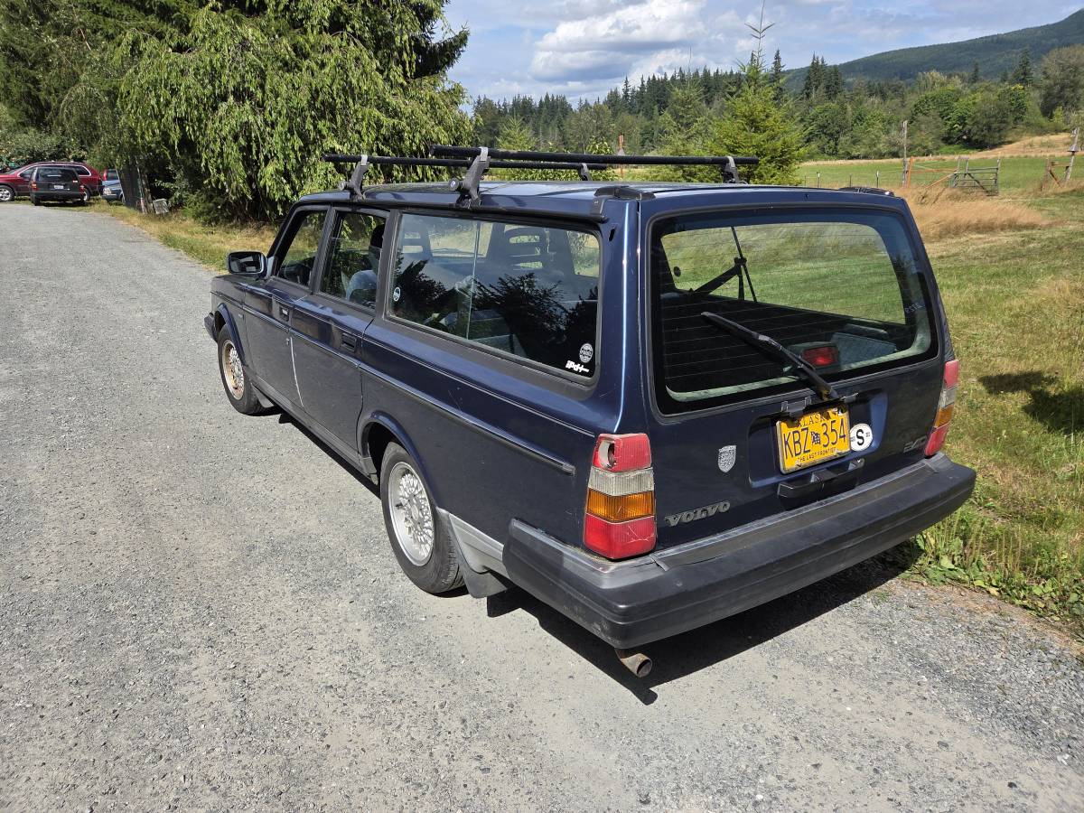 Volvo-245-1993-blue-3