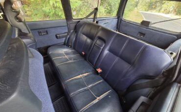 Volvo-245-1993-blue-9