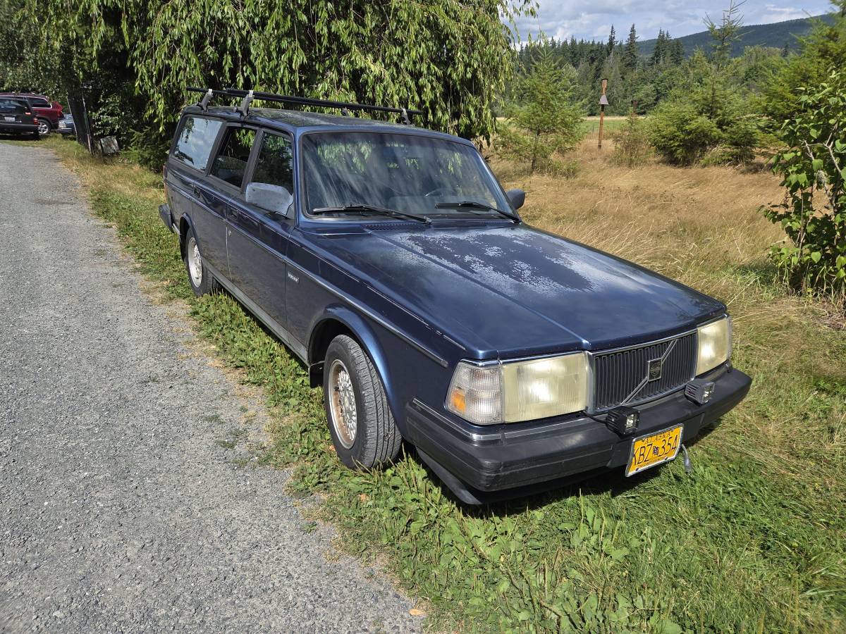 Volvo-245-1993-blue
