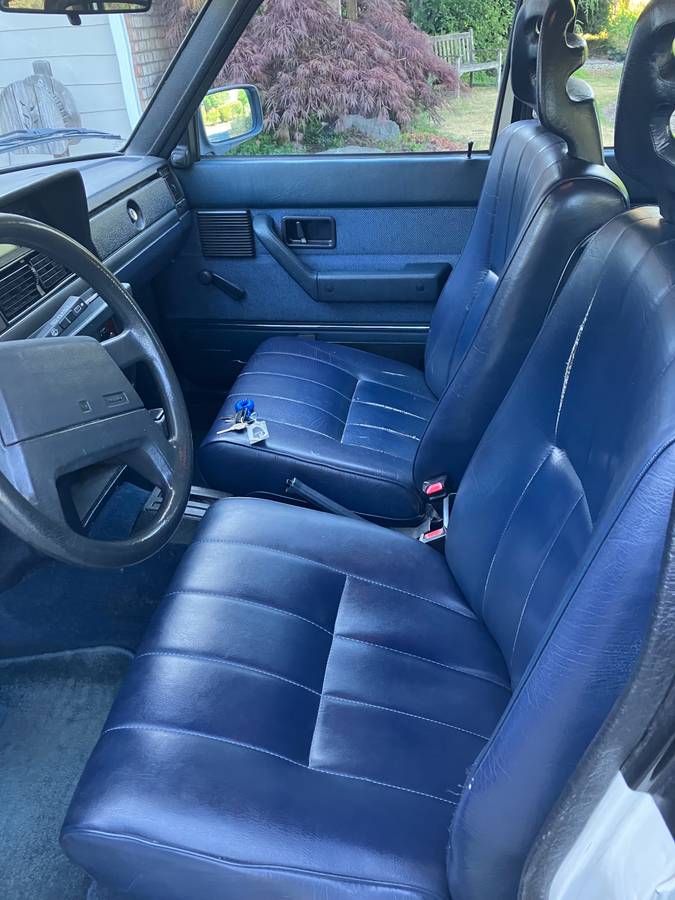 Volvo-245dl-1989-white-10