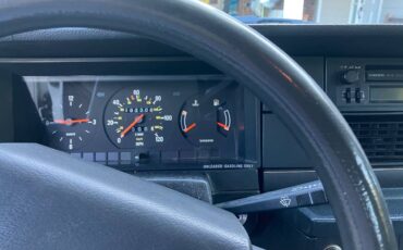 Volvo-245dl-1989-white-11