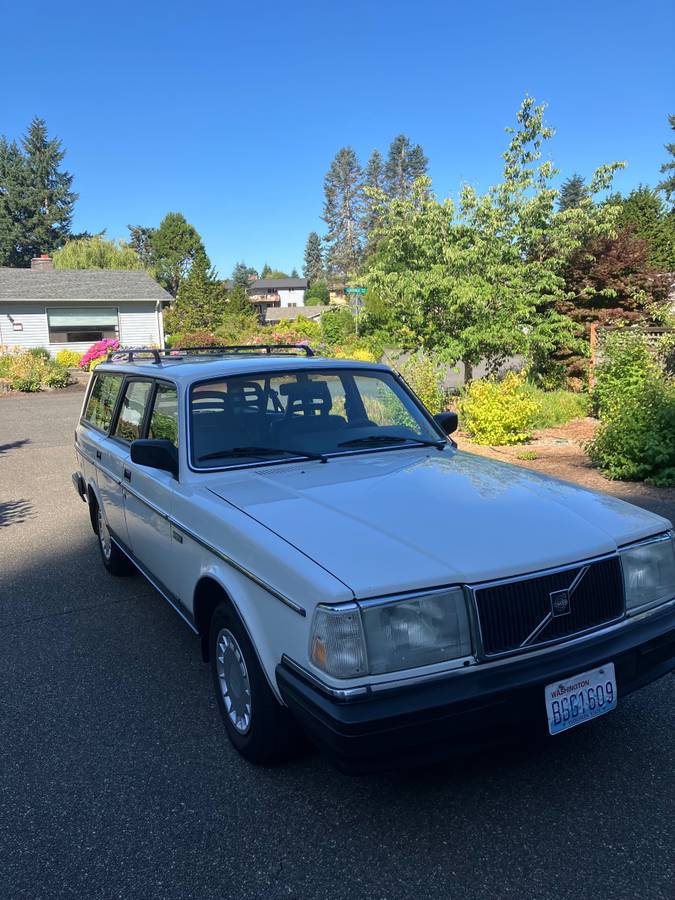 Volvo-245dl-1989-white-12
