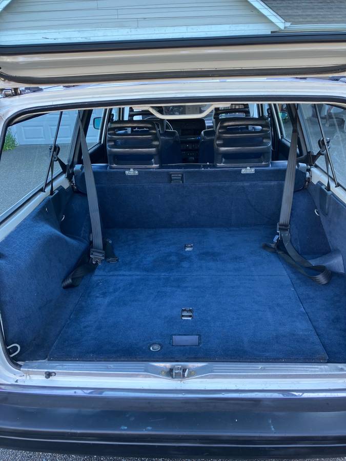 Volvo-245dl-1989-white-2