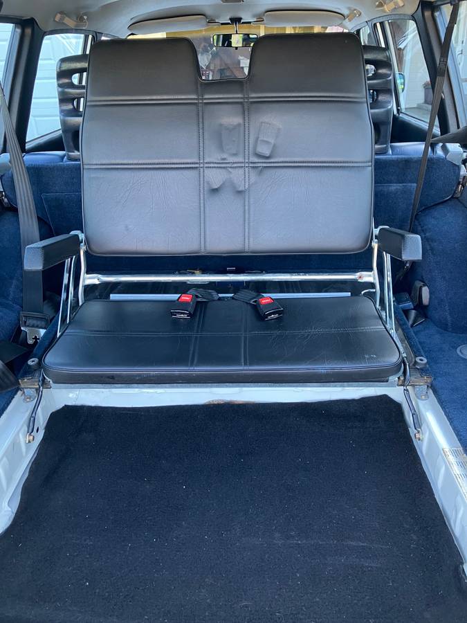Volvo-245dl-1989-white-3