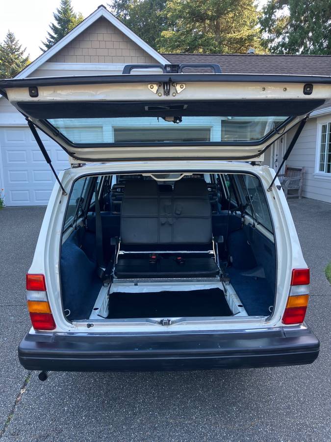 Volvo-245dl-1989-white-4
