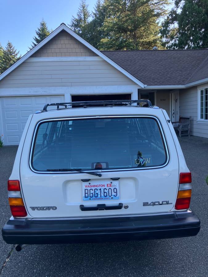 Volvo-245dl-1989-white-7