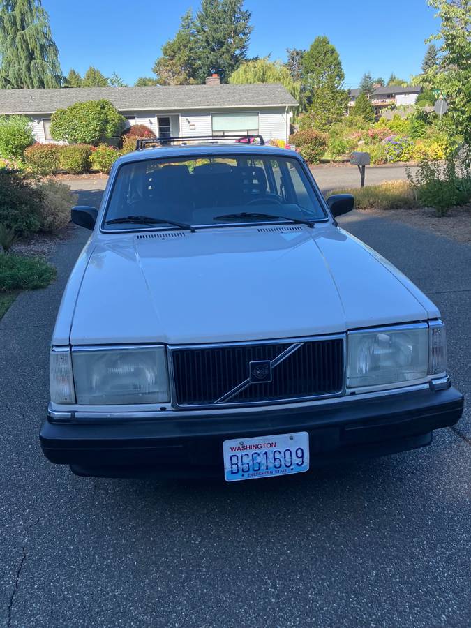Volvo-245dl-1989-white-9