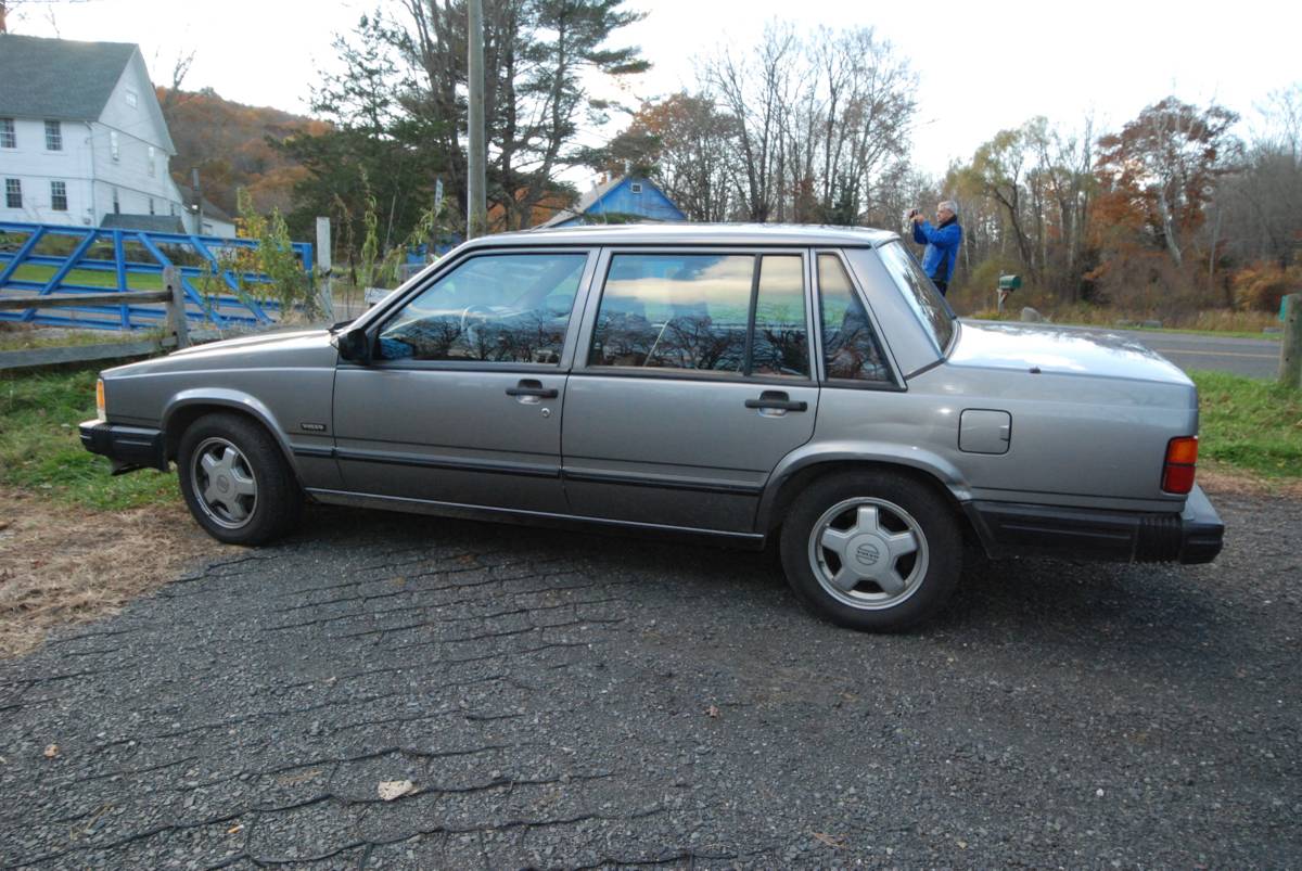 Volvo-740-turbo-1989-silver-1