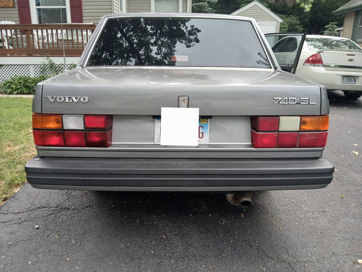 Volvo-740gl-1989-silver-10