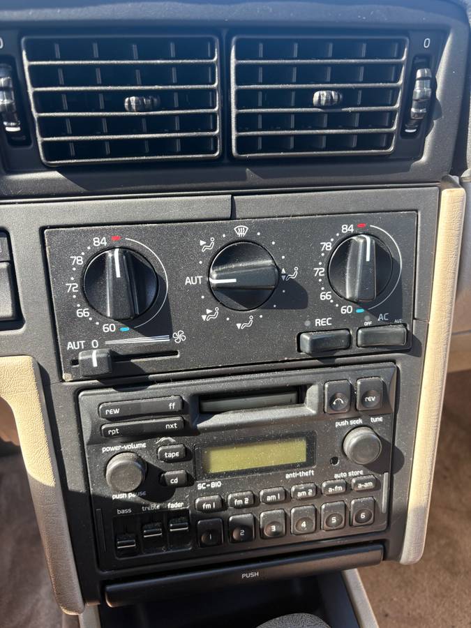 Volvo-850-1993-black-19