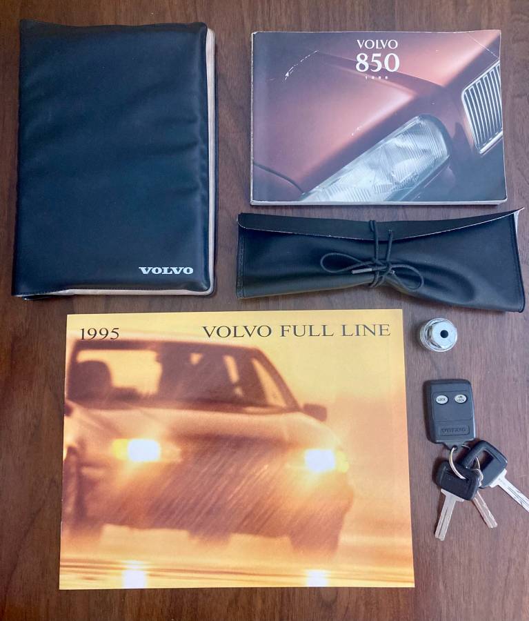 Volvo-850-turbo-sportswagon-1995-white-13