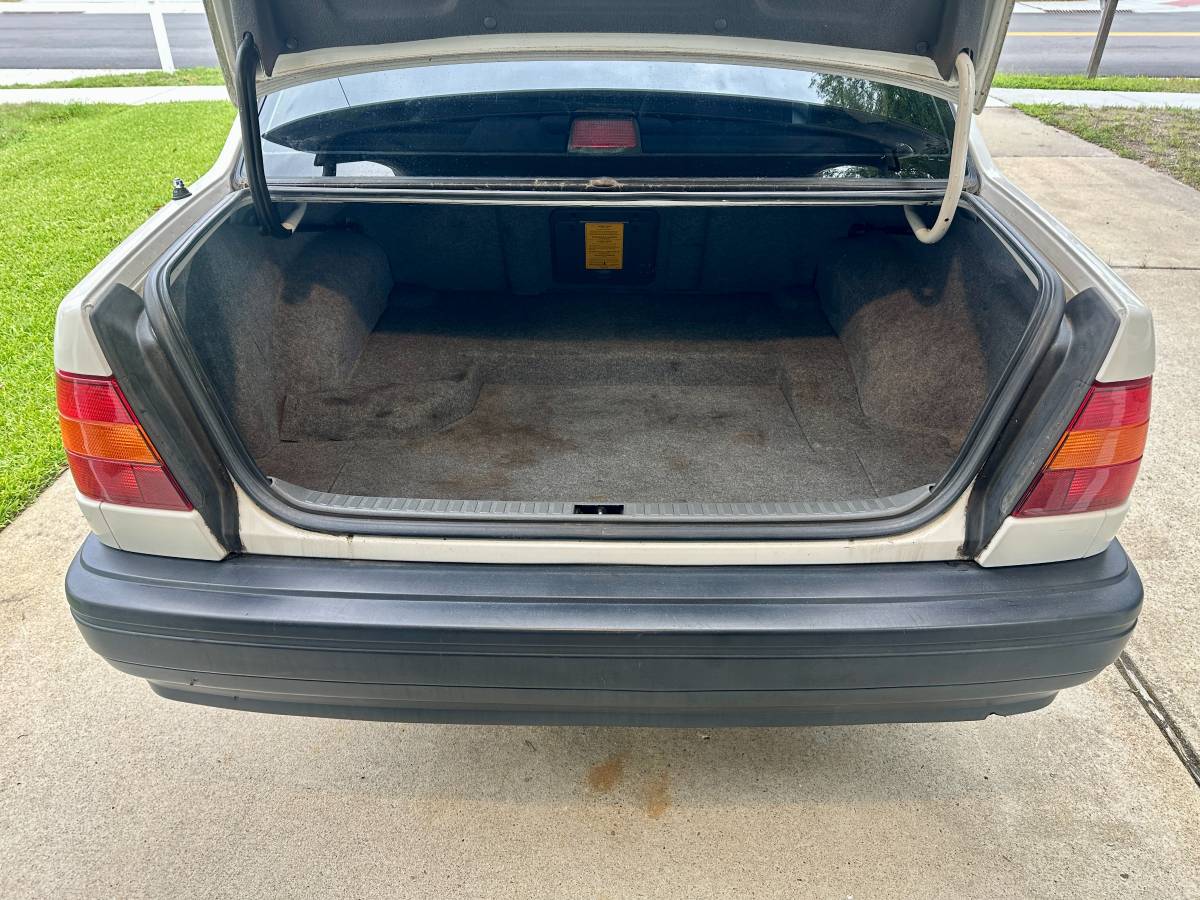 Volvo-940-1994-white-9