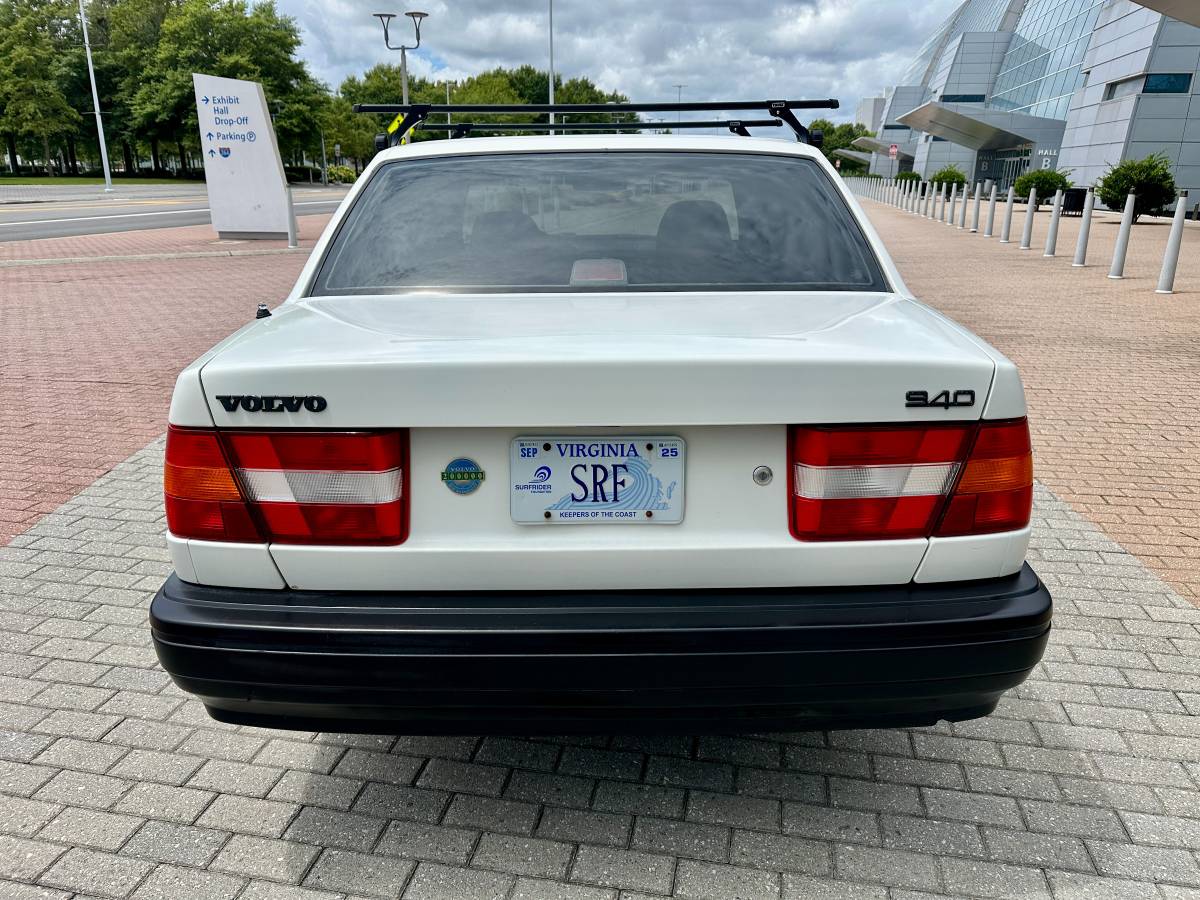 Volvo-940-1994-white