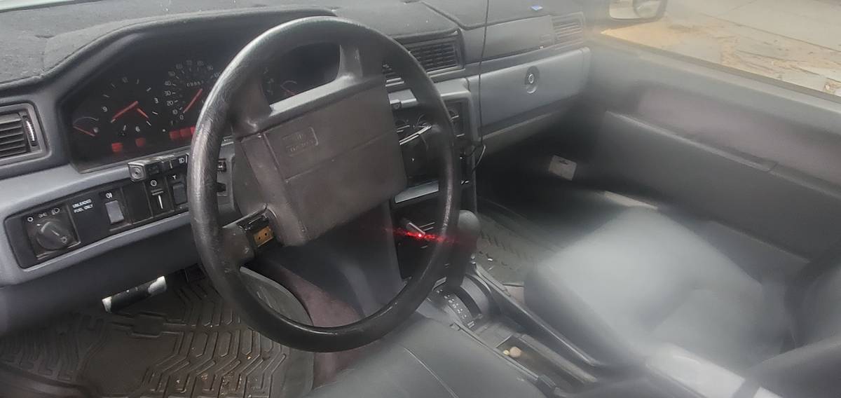 Volvo-940-sedan-1994-silver-14