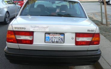 Volvo-940-sedan-1994-silver