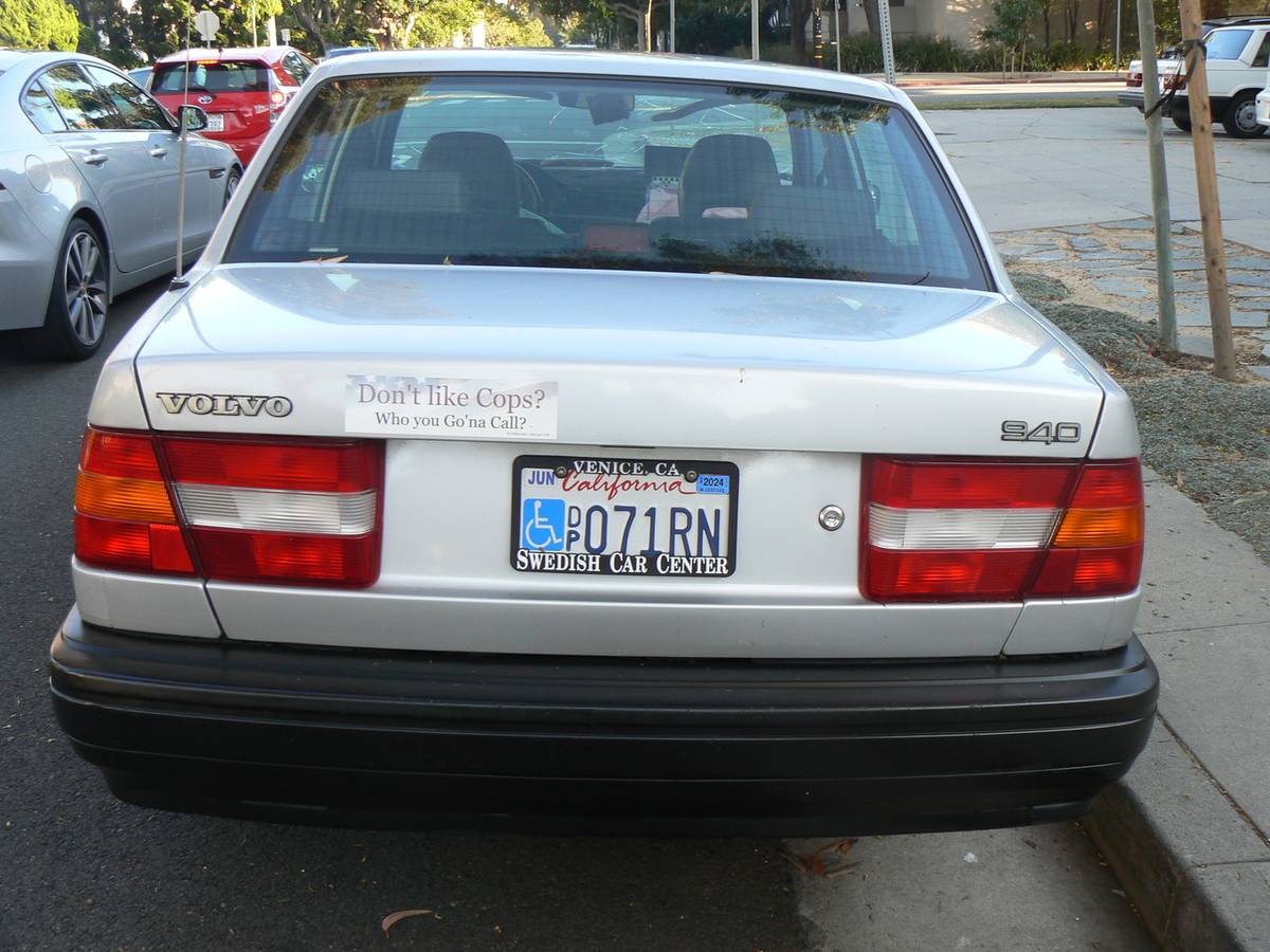 Volvo-940-sedan-1994-silver