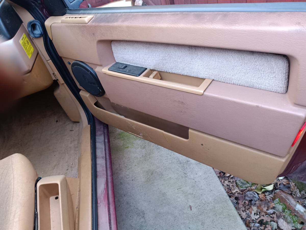 Volvo-940-series-1995-red-4