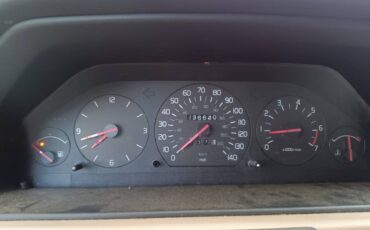 Volvo-940-series-1995-red-8