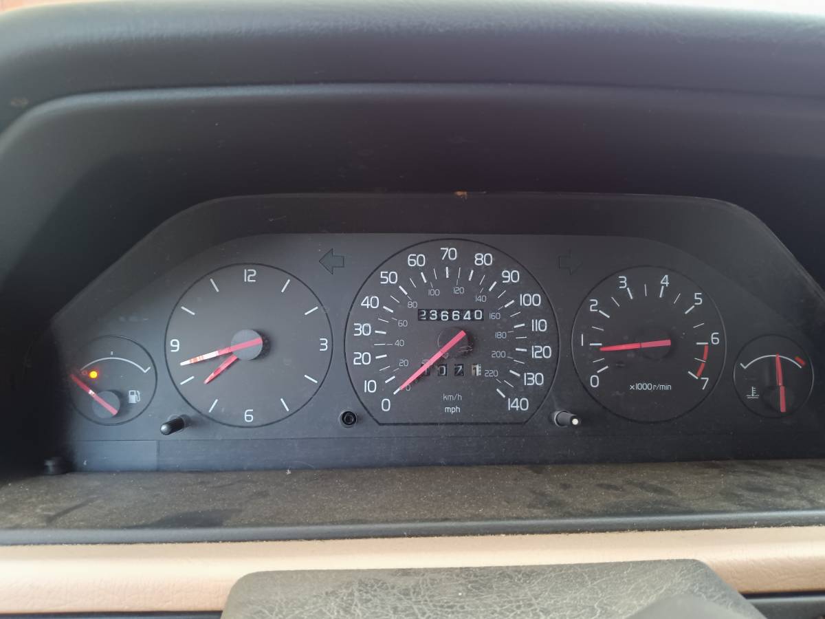 Volvo-940-series-1995-red-8