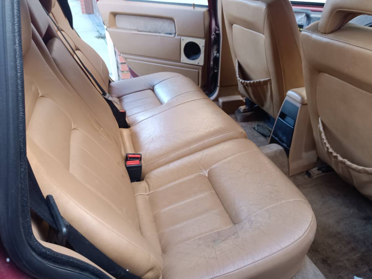 Volvo-940-series-1995-red-9