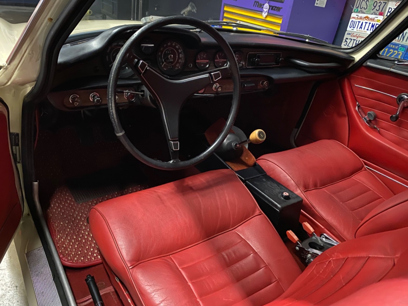 Volvo-Other-1971-Coupe-13