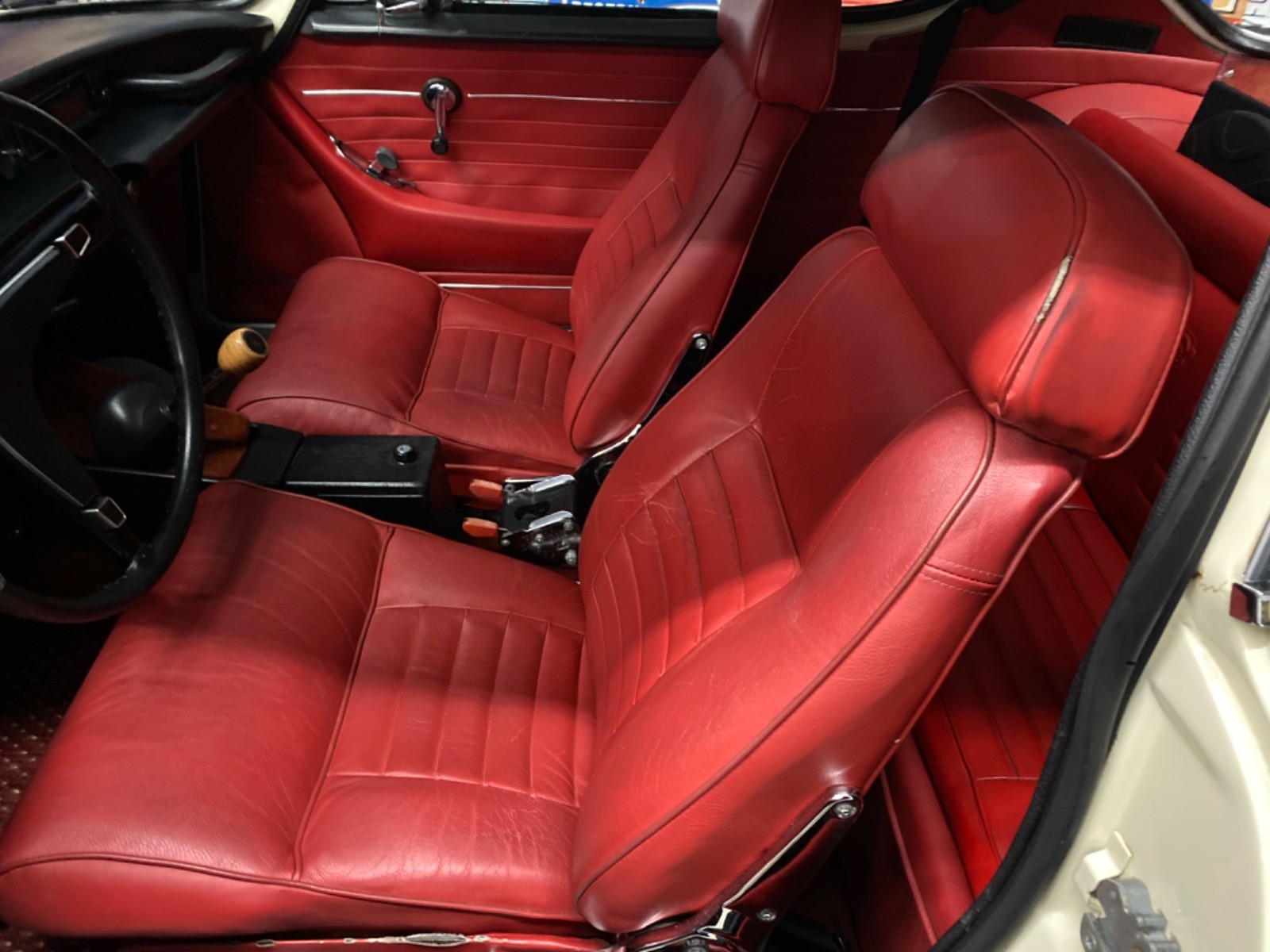 Volvo-Other-1971-Coupe-15