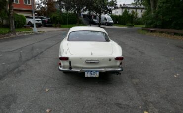 Volvo-P1800-1968-Coupe-3