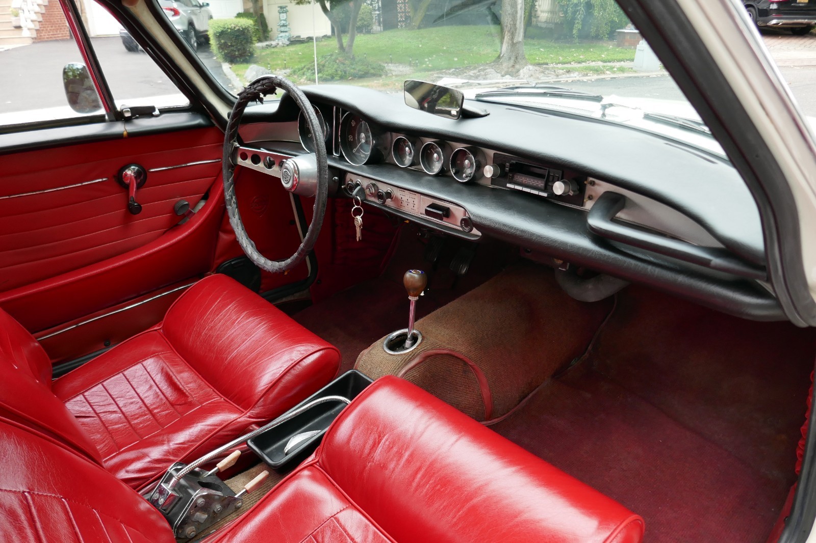 Volvo-P1800-1968-Coupe-7