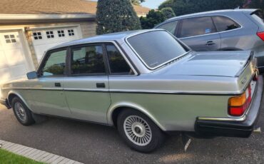 Volvo-gl-1985-silver-2