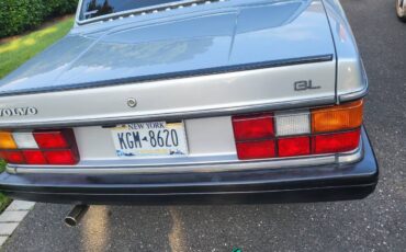 Volvo-gl-1985-silver