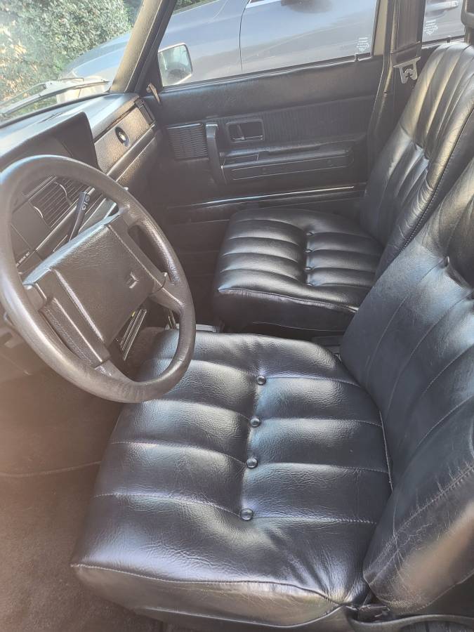 Volvo-gl-1985-silver-6