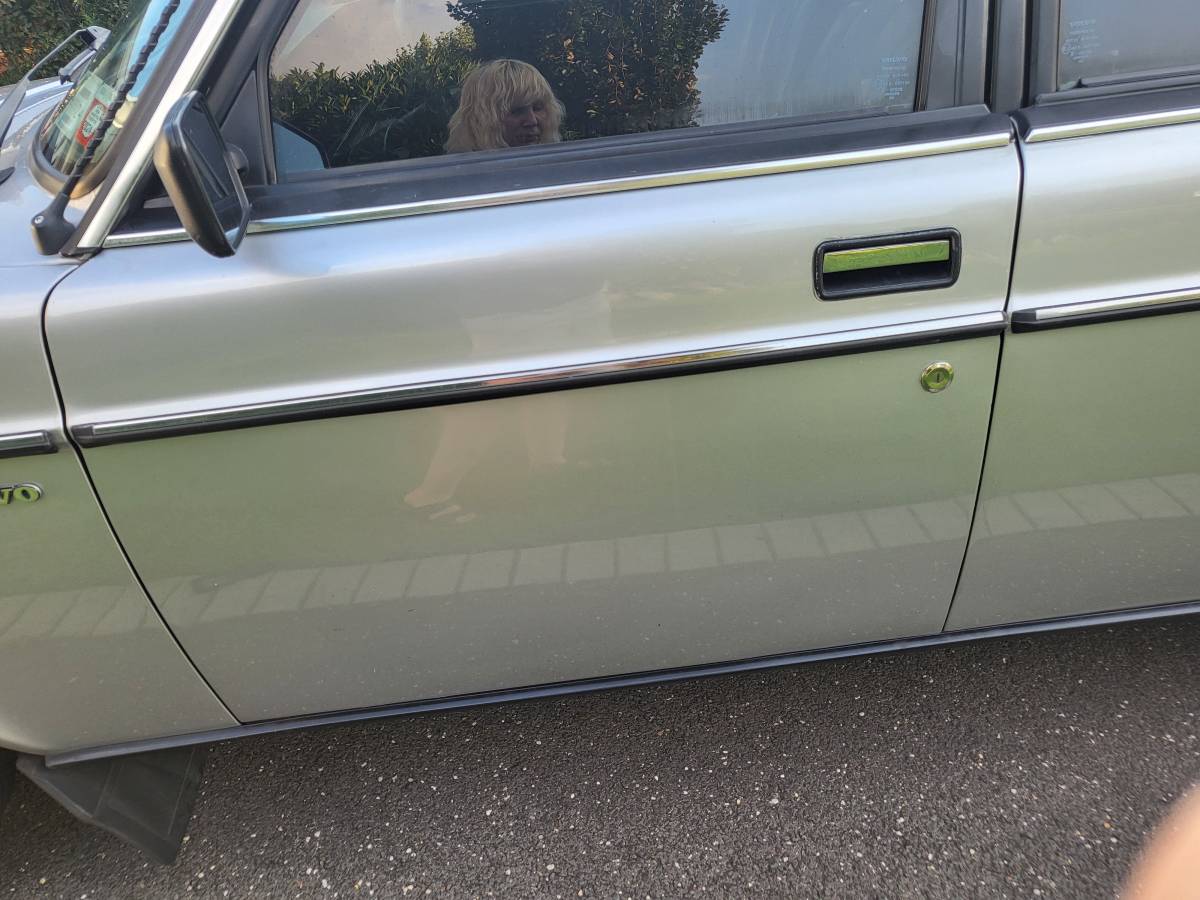 Volvo-gl-1985-silver-9