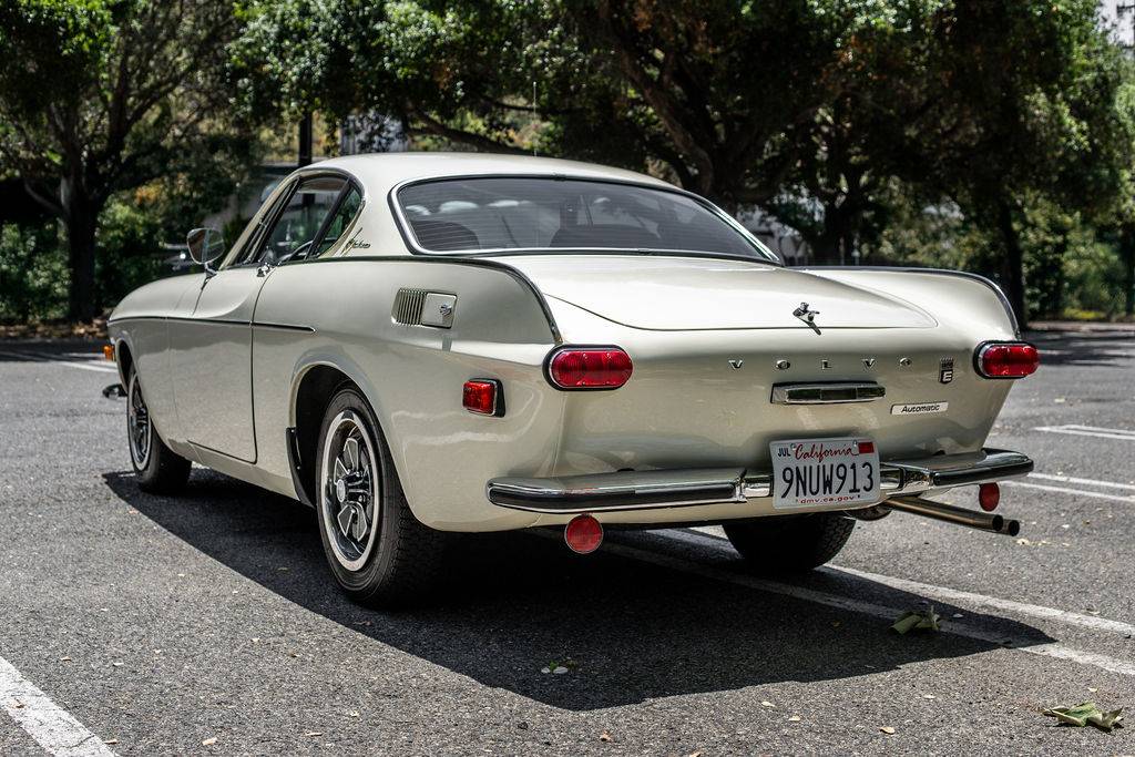 Volvo-p1800-1971-white-1