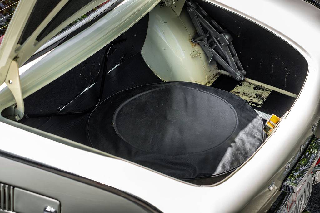 Volvo-p1800-1971-white-13