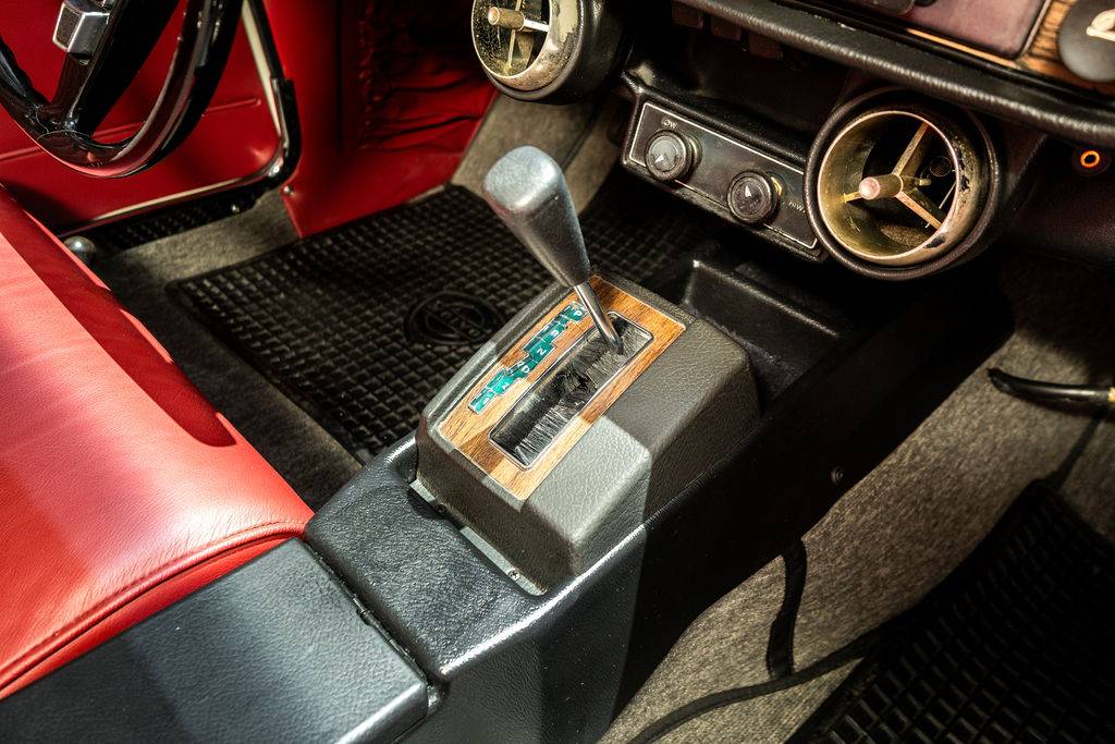Volvo-p1800-1971-white-6