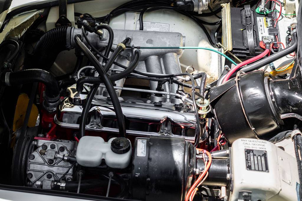 Volvo-p1800-1971-white-9