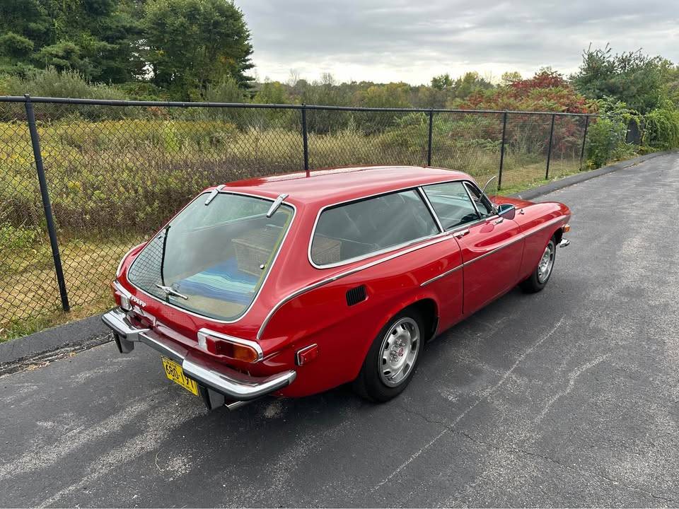 Volvo-p1800es-1972-red-5