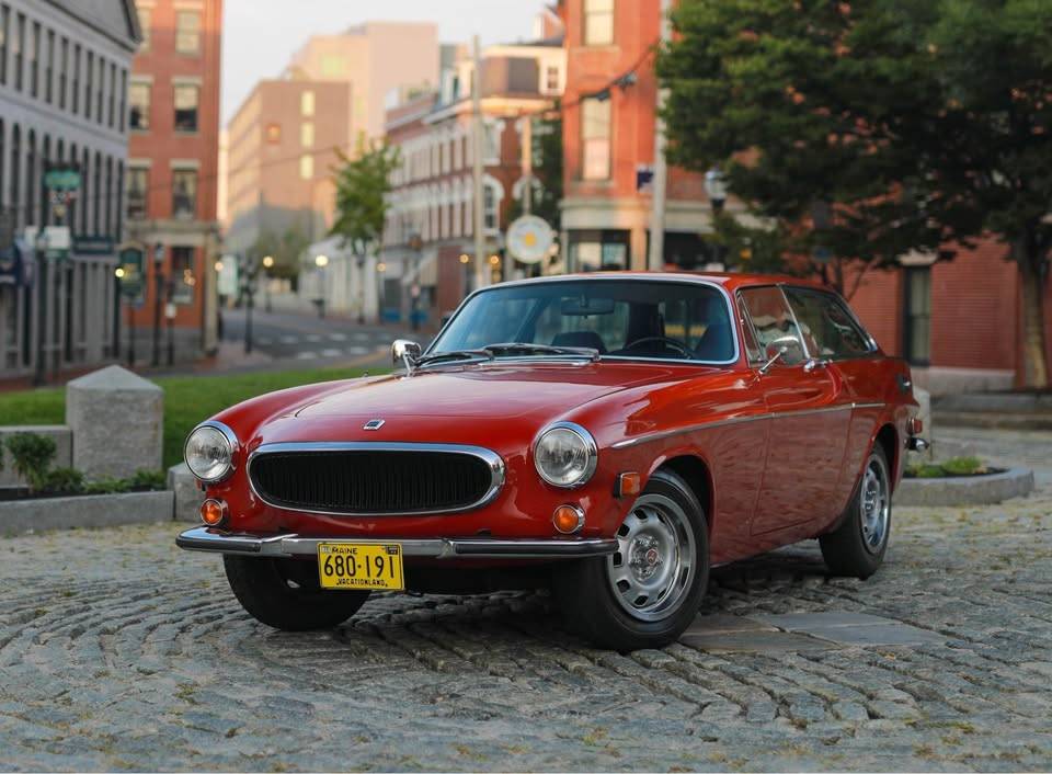 Volvo-p1800es-1972-red