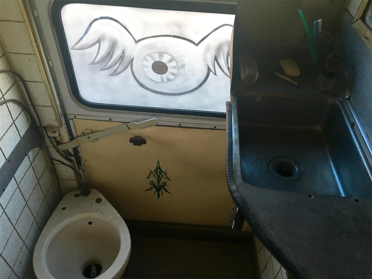 Von-dutch-Bus-1950-White-Green-10