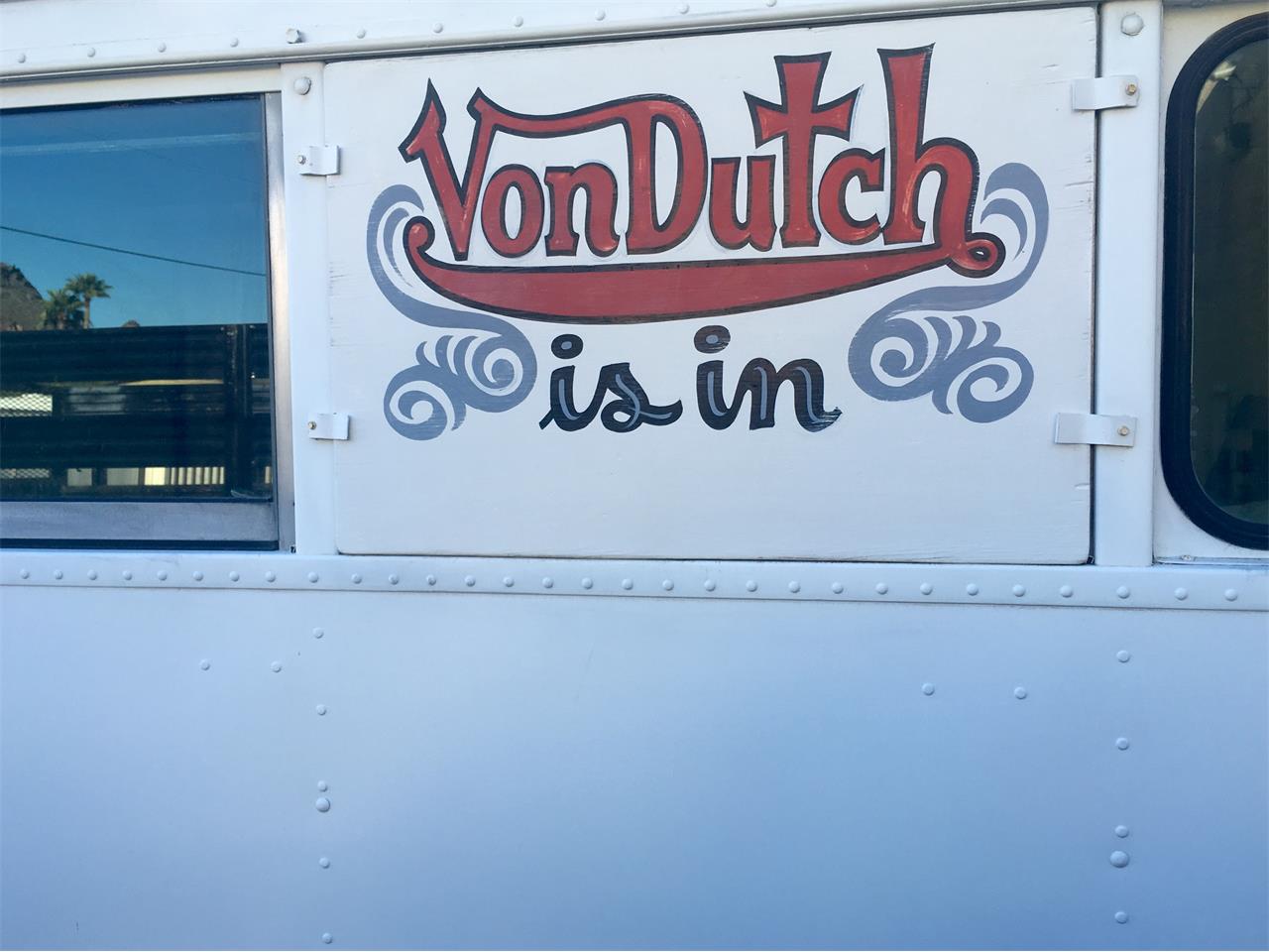 Von-dutch-Bus-1950-White-Green-13
