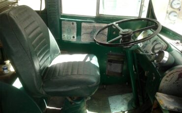Von-dutch-Bus-1950-White-Green-23