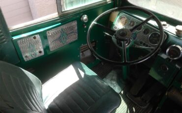 Von-dutch-Bus-1950-White-Green-27