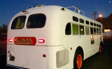 Von-dutch-Bus-1950-White-Green-3