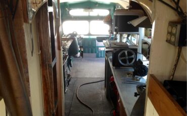 Von-dutch-Bus-1950-White-Green-32