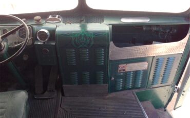 Von-dutch-Bus-1950-White-Green-36