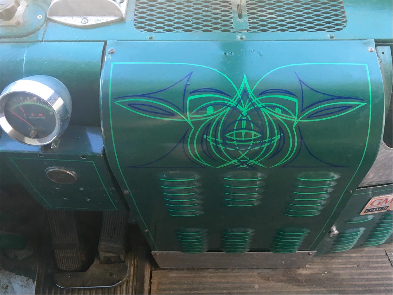 Von-dutch-Bus-1950-White-Green-37